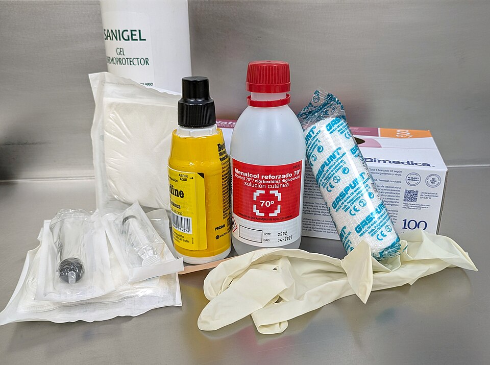 Industrial First Aid Kit (Wall Mount)